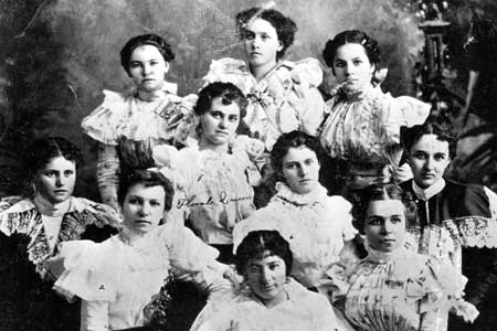 1897 beauty queen contenders