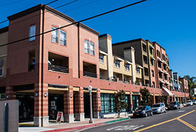 Wilshire Promenade Apartments (1990) 133 W. Wilshire Avenue 