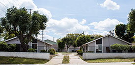 4-unit apartment complex (1980) - 260-258 Walnut Way