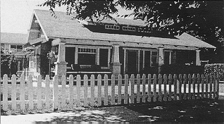 a good example of a front yard fence for a Craftsman bungalow
